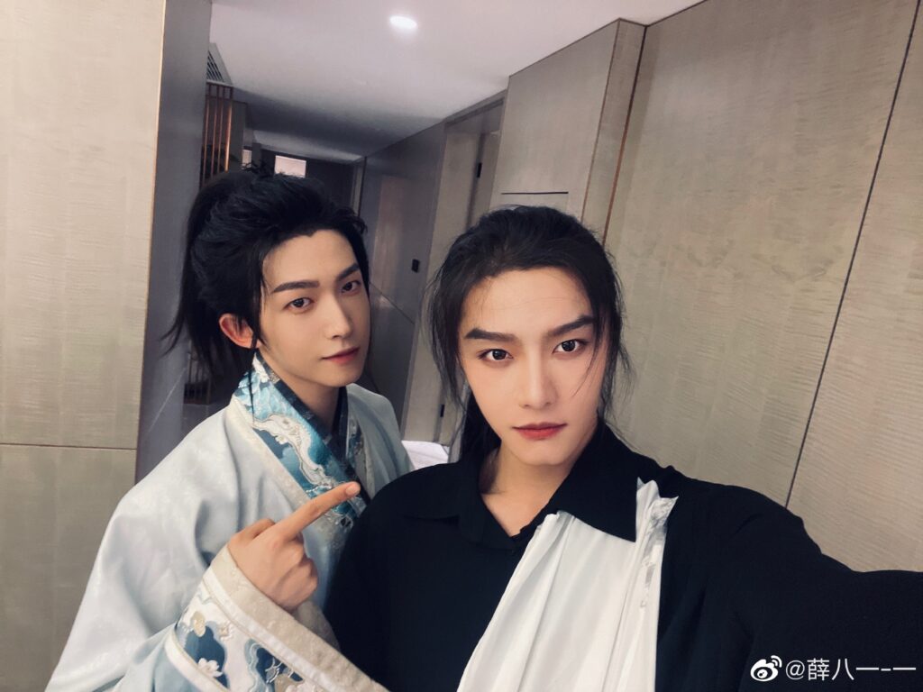 20211005_2-3 XueBayi 薛八一-一 微博