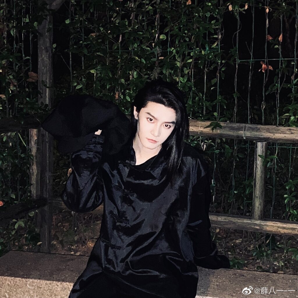 20211013-1 XueBayi 薛八一-一 微博