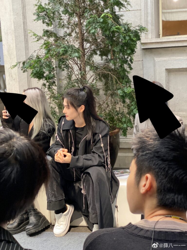 20211018-4 XueBayi 薛八一-一 微博