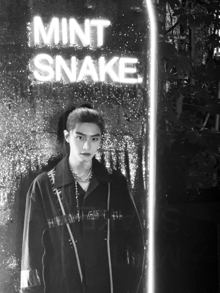 20211018-5 XueBayi 薛八一-一 微博