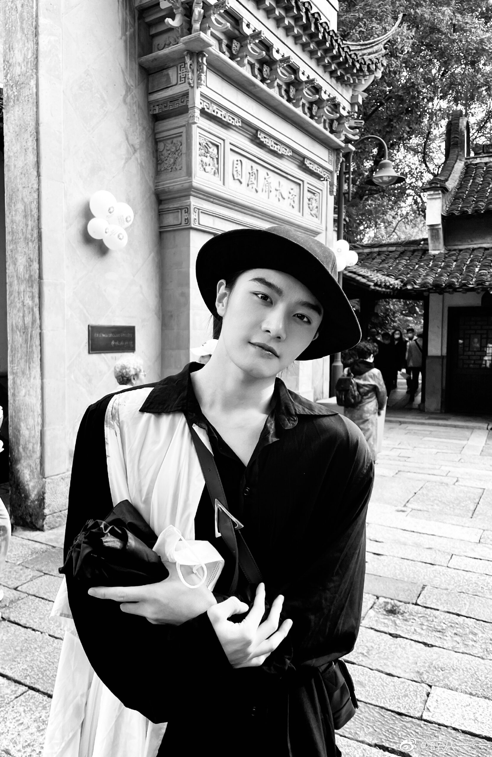 20211028-1 XueBayi 薛八一-一 微博