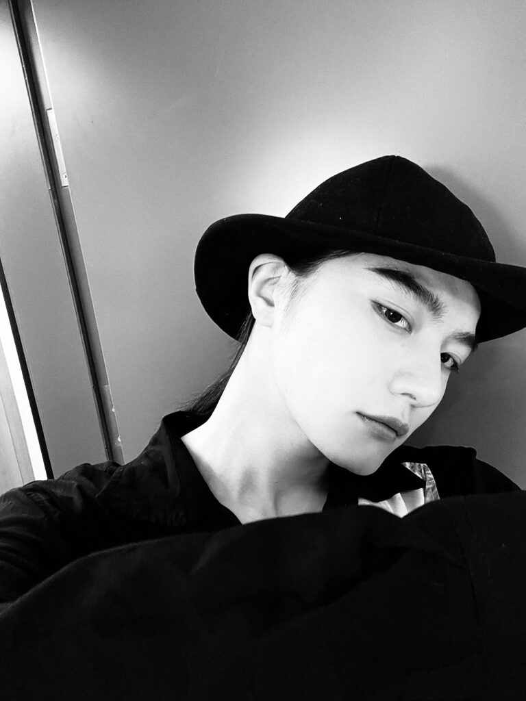 20211028-2 XueBayi 薛八一-一 微博