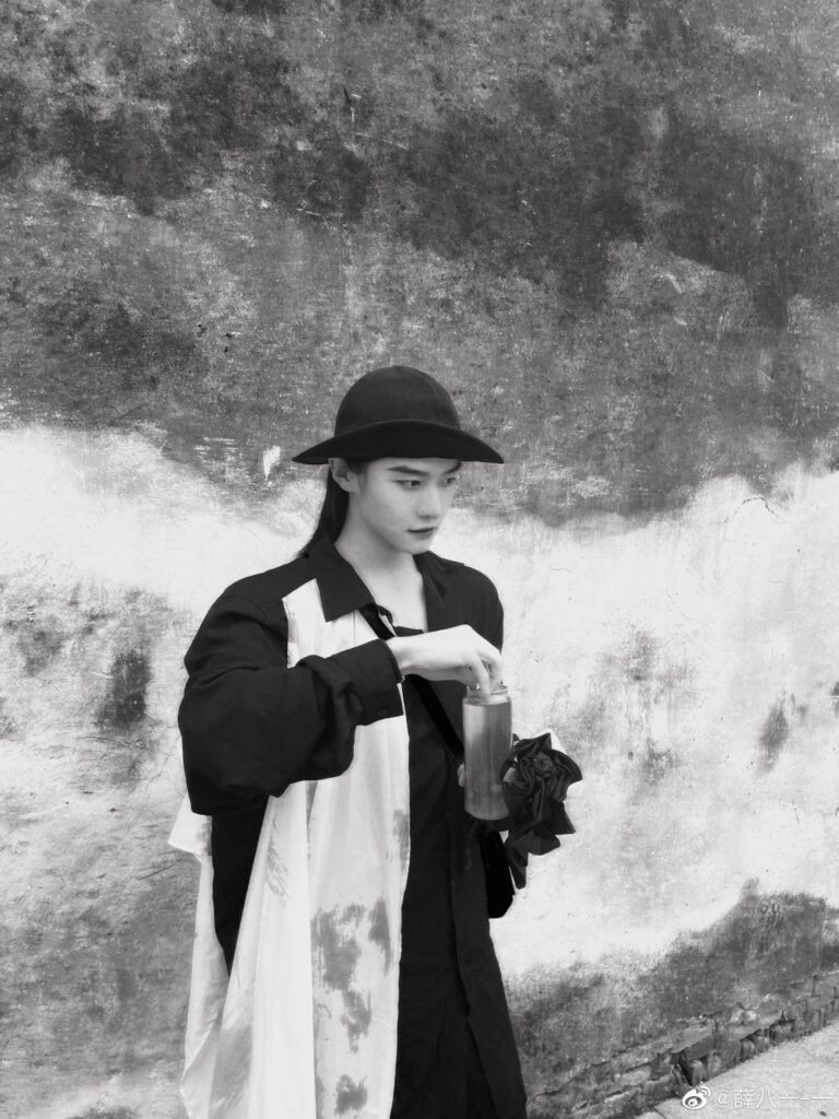 20211028-5 XueBayi 薛八一-一 微博