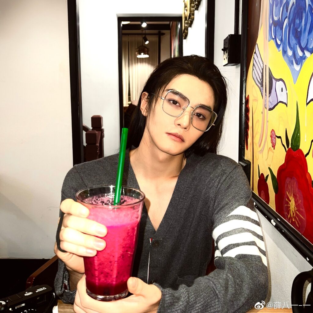 20211103-1 XueBayi 薛八一-一 微博