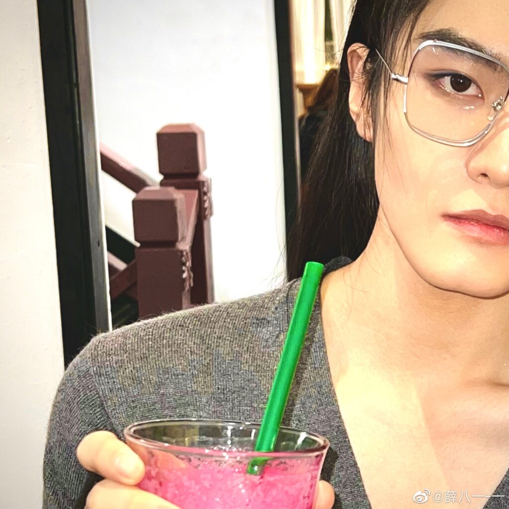 20211103-3 XueBayi 薛八一-一 微博