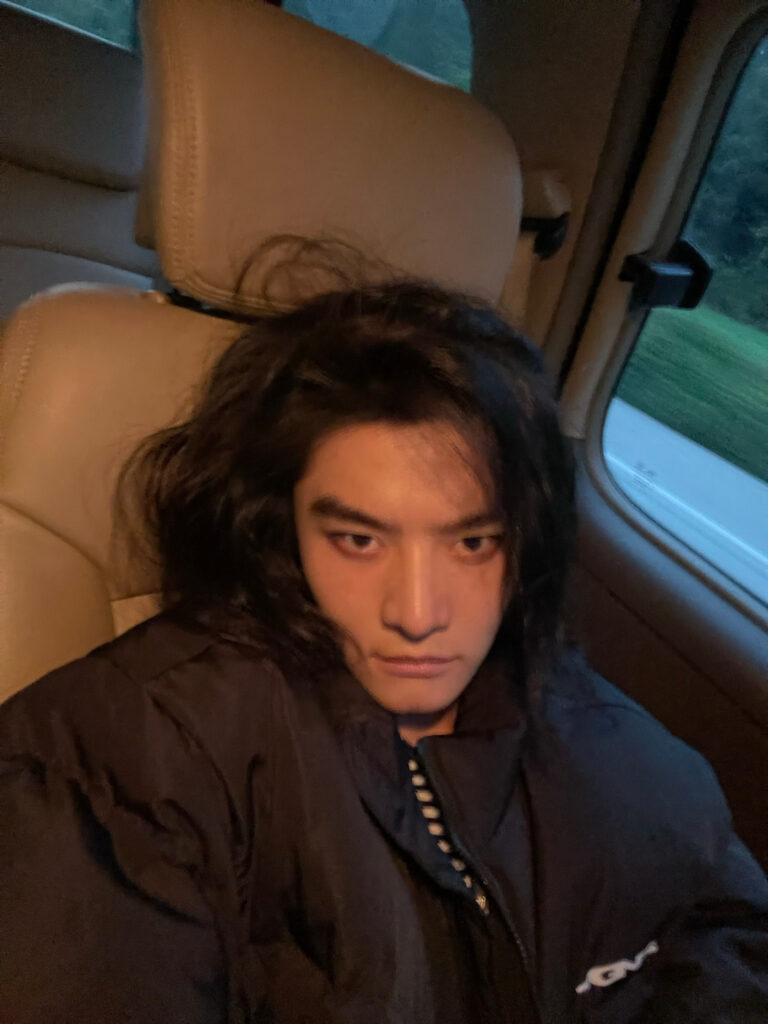 20211106-1 XueBayi 薛八一-一 微博