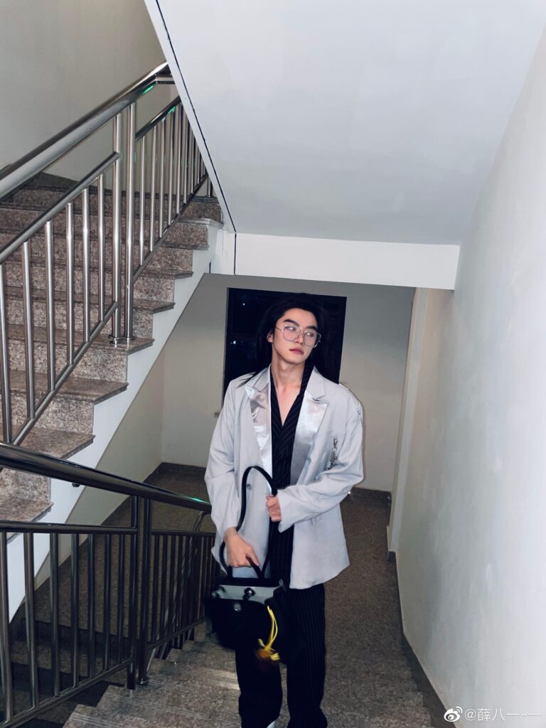 20211110-5 XueBayi 薛八一-一 微博