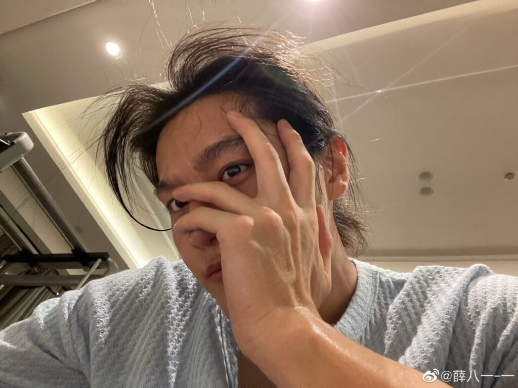 20210911-9 XueBayi 薛八一-一 微博