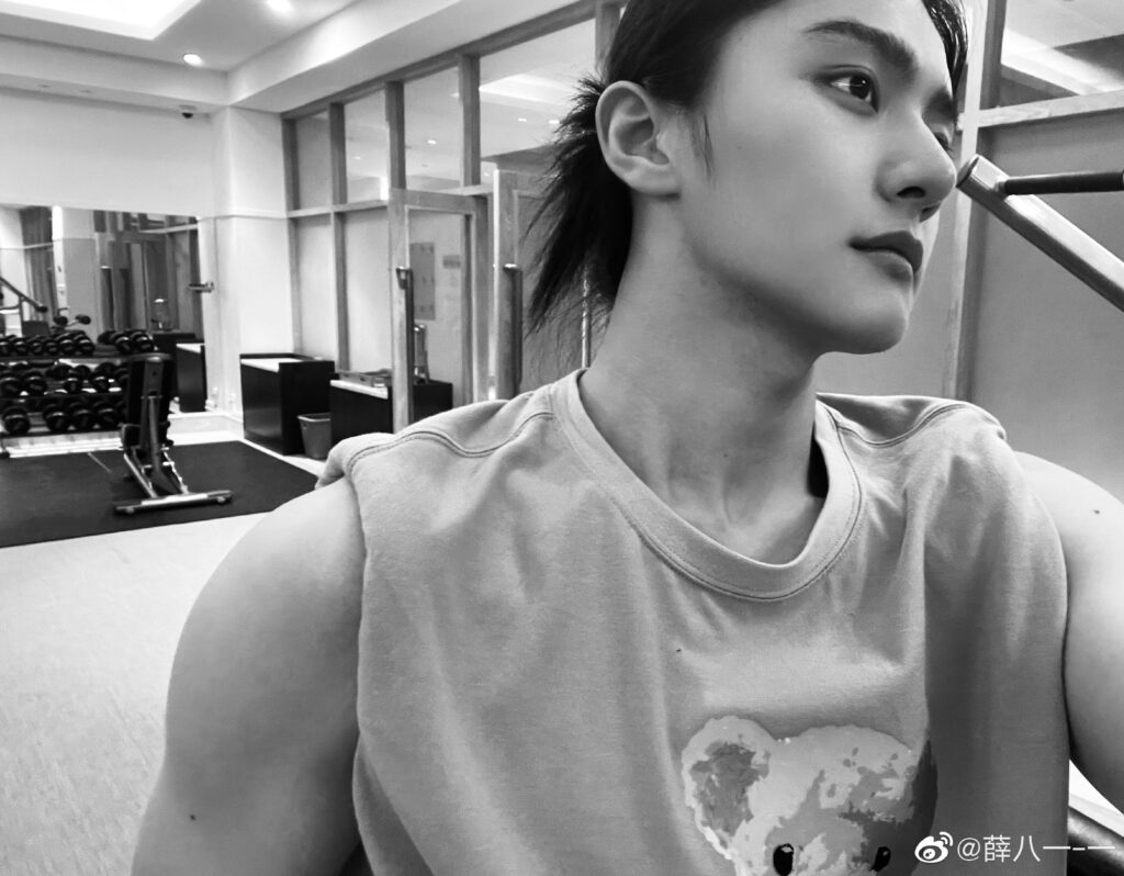 20210913-1 XueBayi 薛八一-一 微博