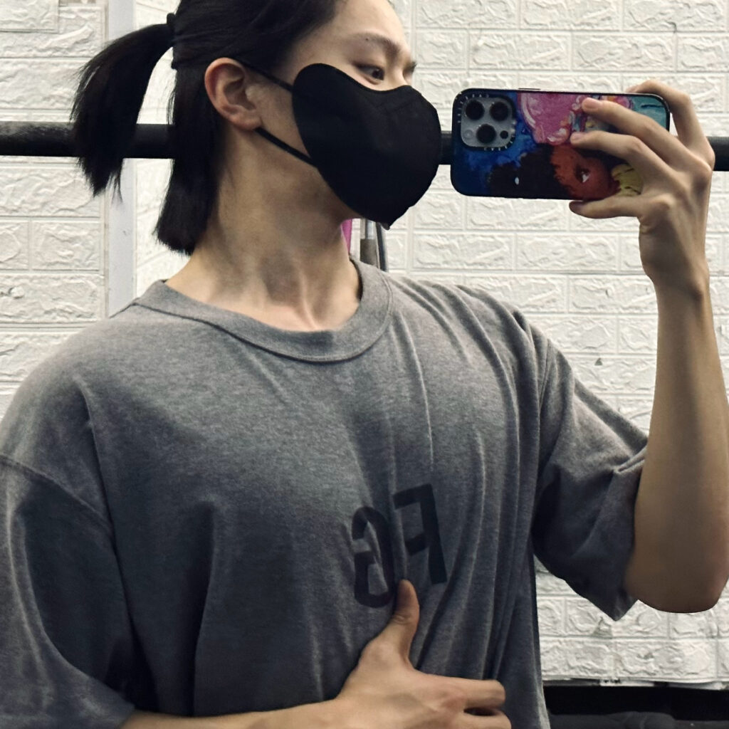 20230413-1 XueBayi 薛八一丶 微博