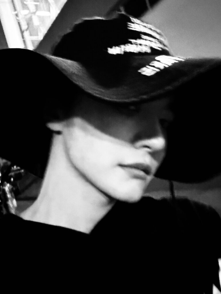 20230420-2 XueBayi 薛八一丶 微博