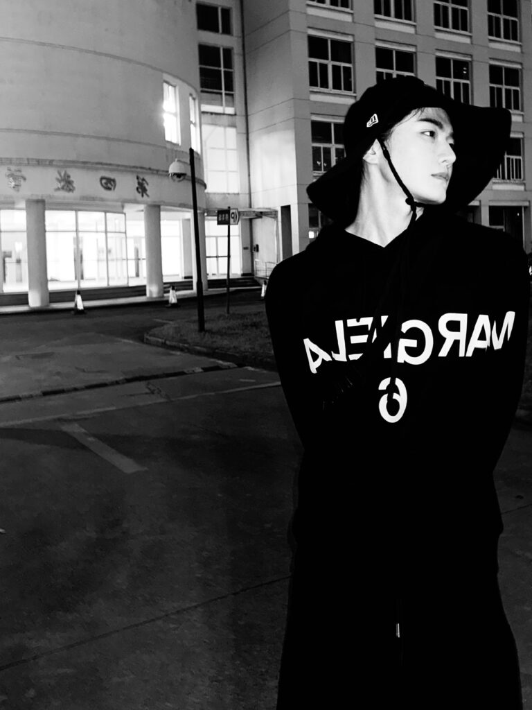 20230420-3 XueBayi 薛八一丶 微博