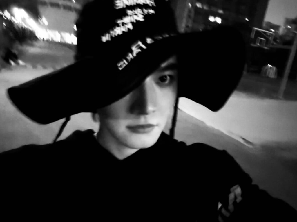 20230420-4 XueBayi 薛八一丶 微博